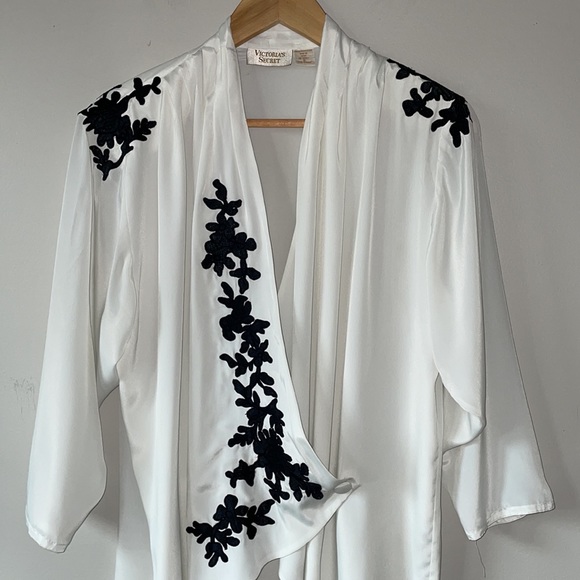 Victoria Secret Vintage Gold Label Wrap Blouse Black Applique - Picture 5 of 12